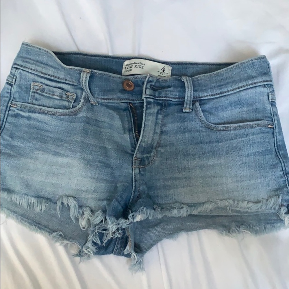 Women’s Abercrombie size 4 shorts
